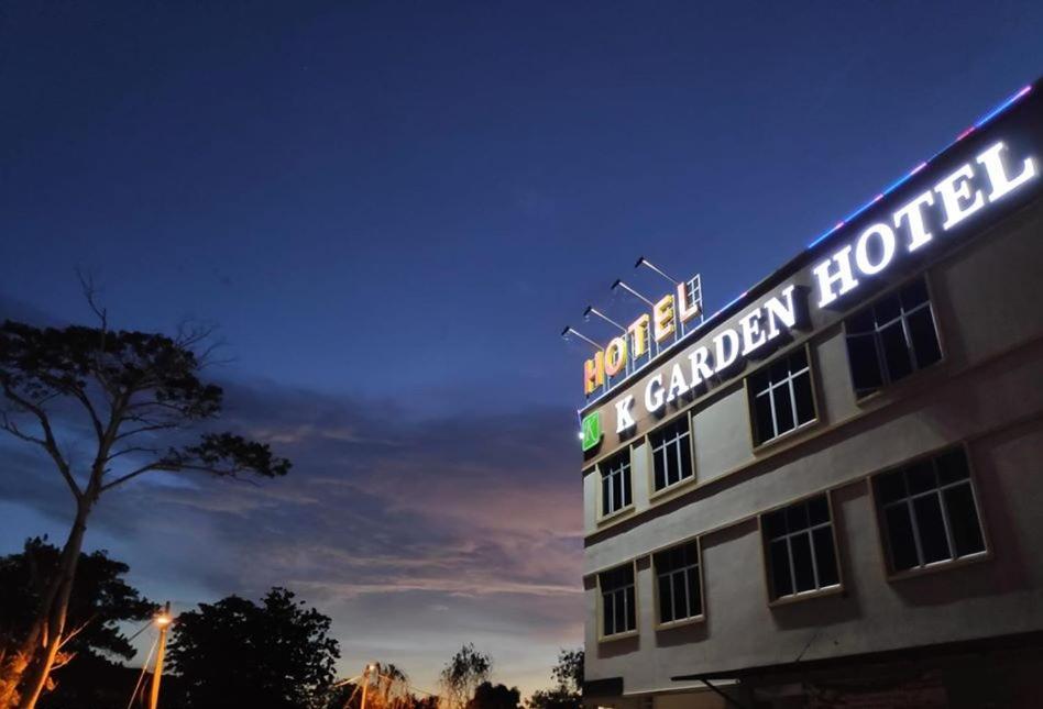 K Garden Hotel Parit Buntar Εξωτερικό φωτογραφία